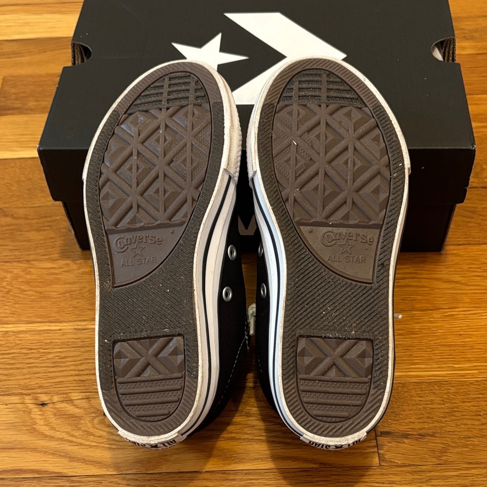 Converse Black & White Kids' Low Top Sneakers - Picture 7 of 16